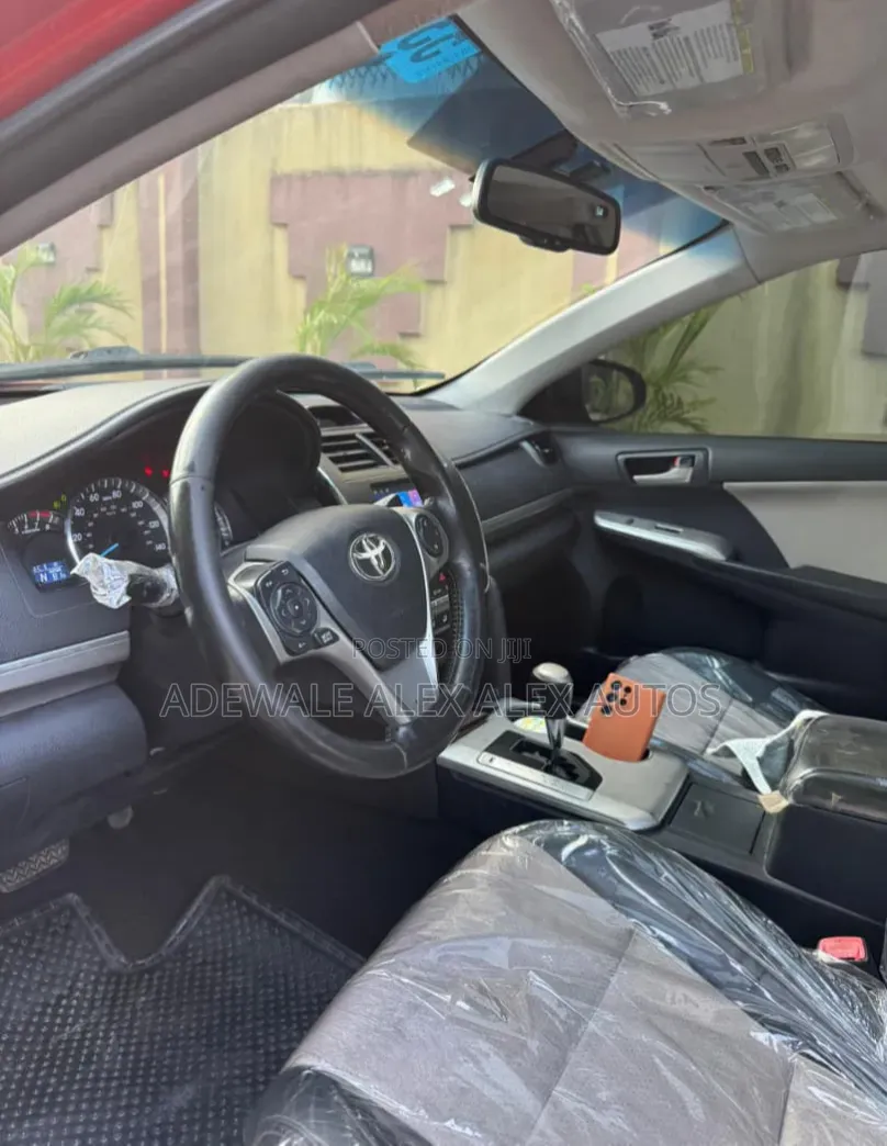 Toyota Camry SE V6 4dr Sedan (3.5L 6cyl 6A) 2013 Red