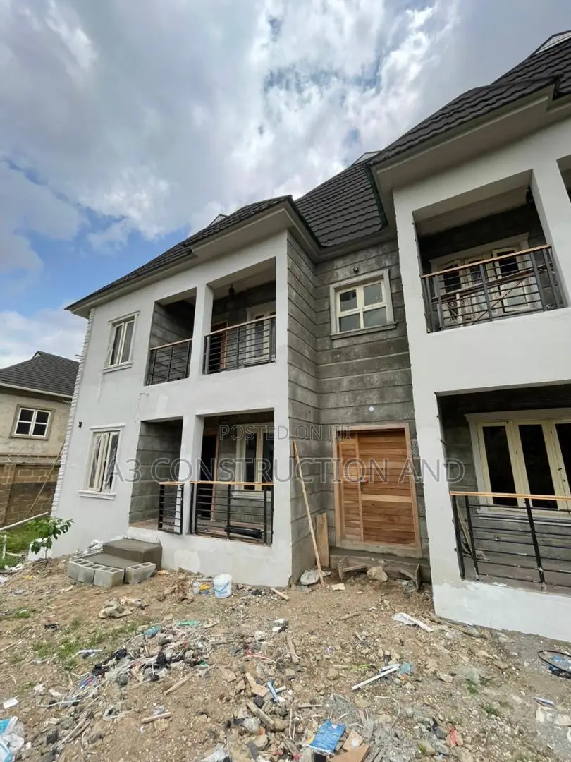 3bdrm Block of Flats in Kolapor Ishola Gra, Akobo for rent