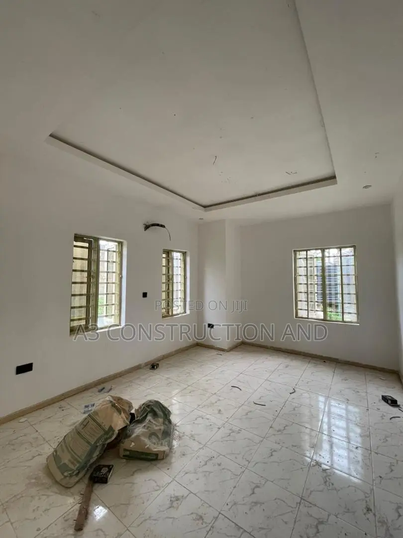 3bdrm Block of Flats in Kolapor Ishola Gra, Akobo for rent