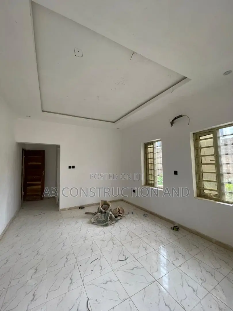 3bdrm Block of Flats in Kolapor Ishola Gra, Akobo for rent