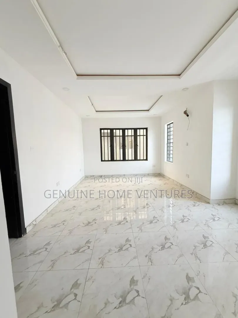 4bdrm Duplex in Mende for sale