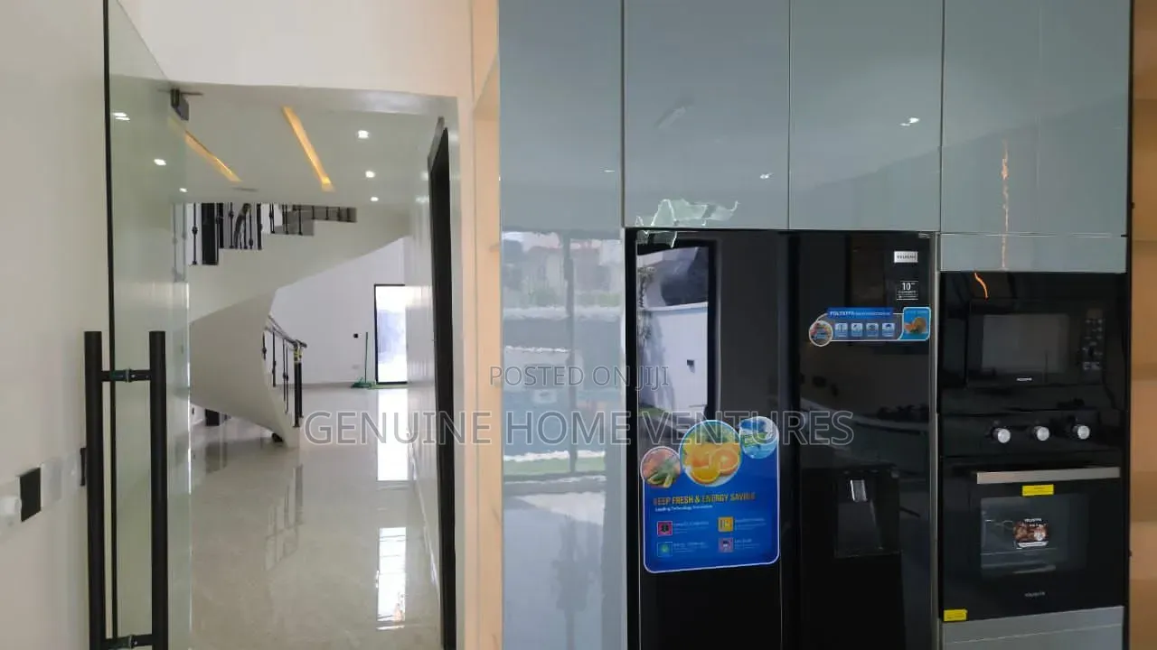 5bdrm Duplex in Atlantic View Estate, Chevron for sale