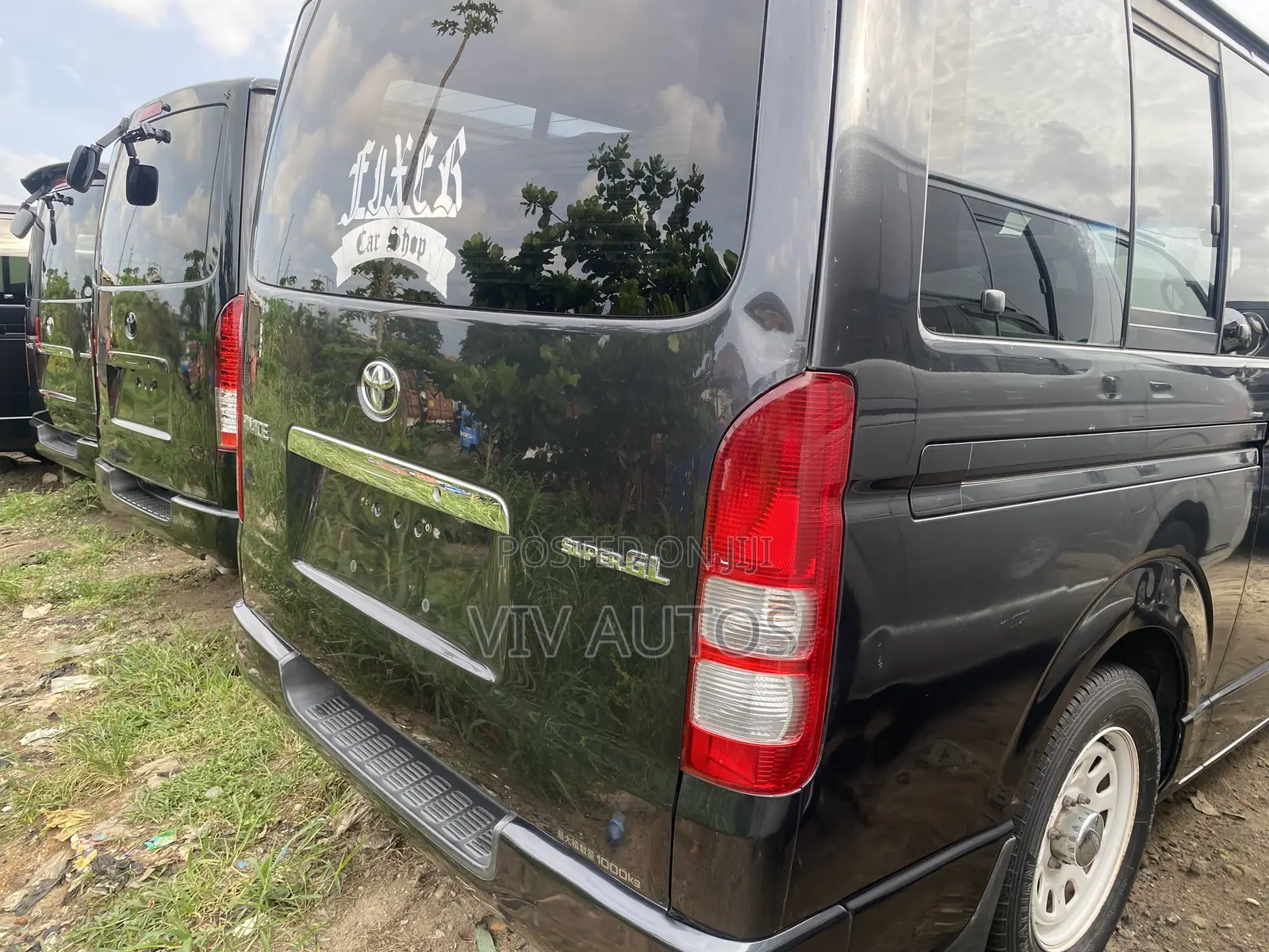 Toyota HiAce 2013 Black