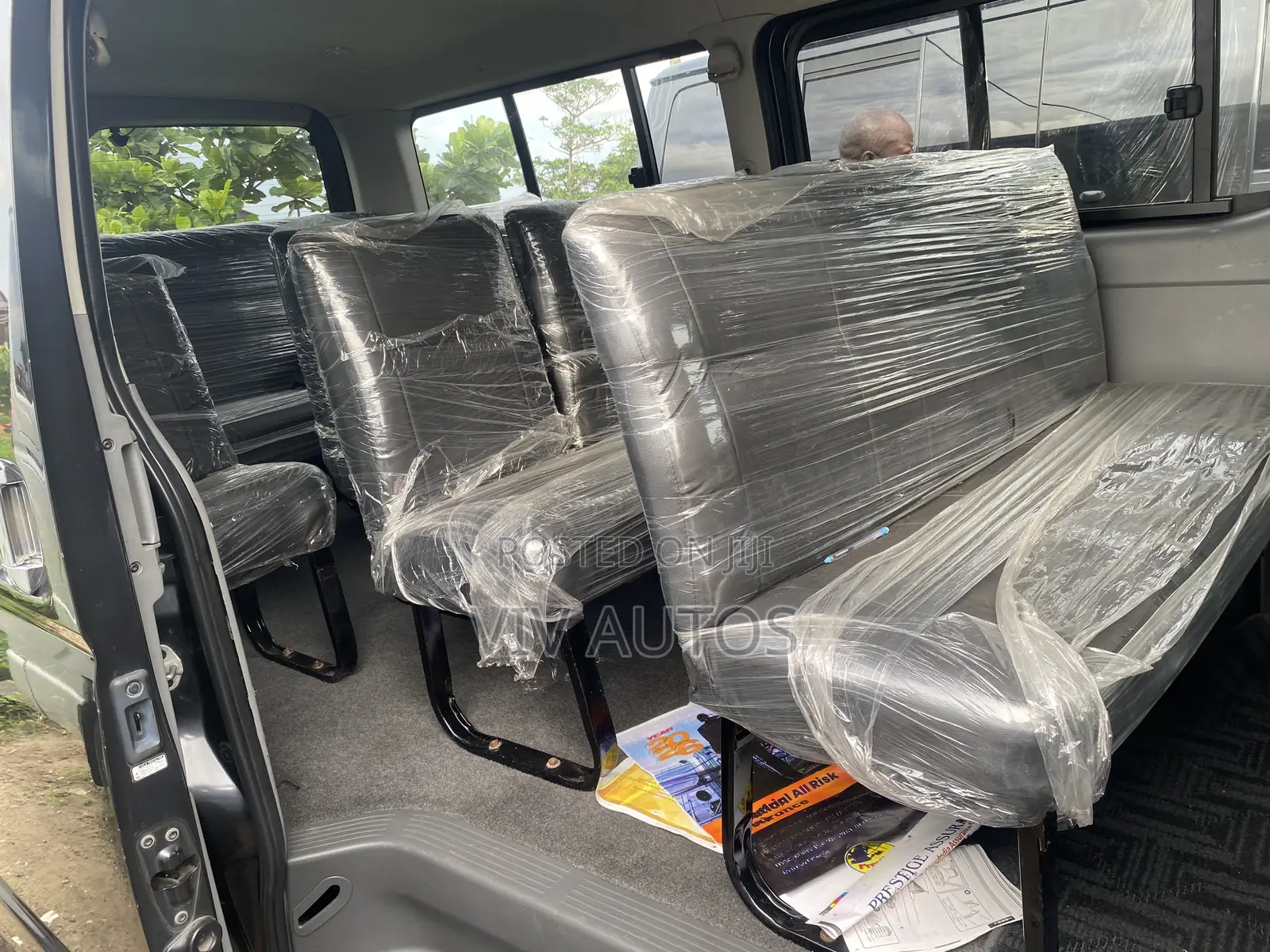 Toyota HiAce 2013 Black