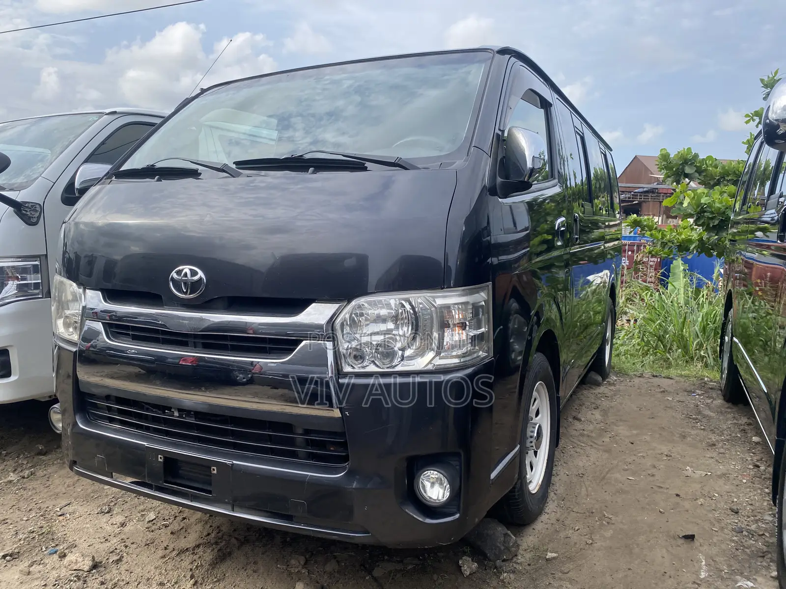 Toyota HiAce 2013 Black
