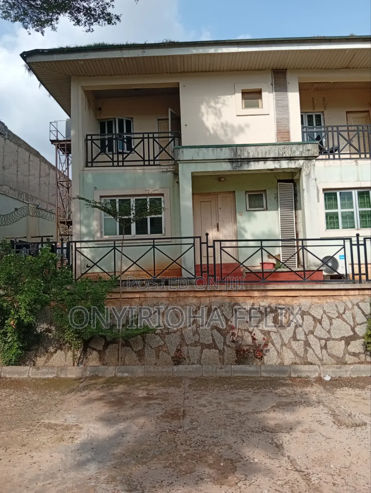 2bdrm Townhouse / Terrace in Gwarinpa Main, Life Camp for rent