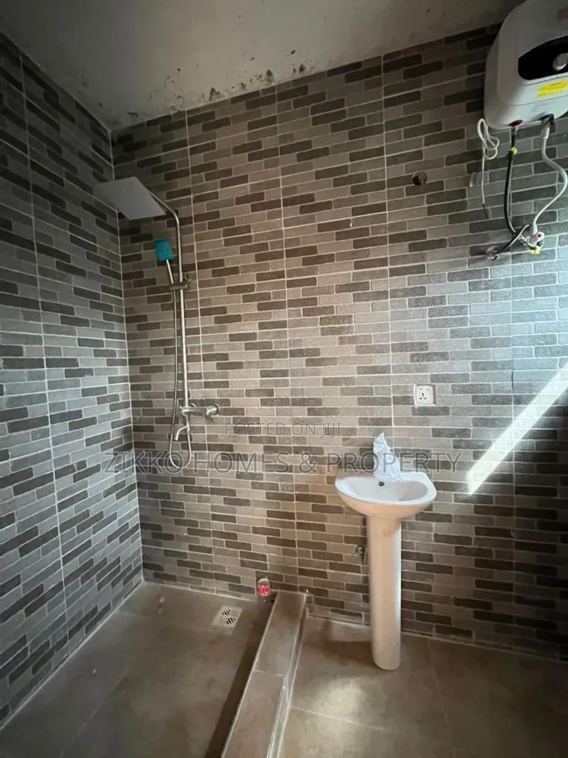 4bdrm Townhouse/Terrace in Ajah, Abraham Adesanya Estate for sale