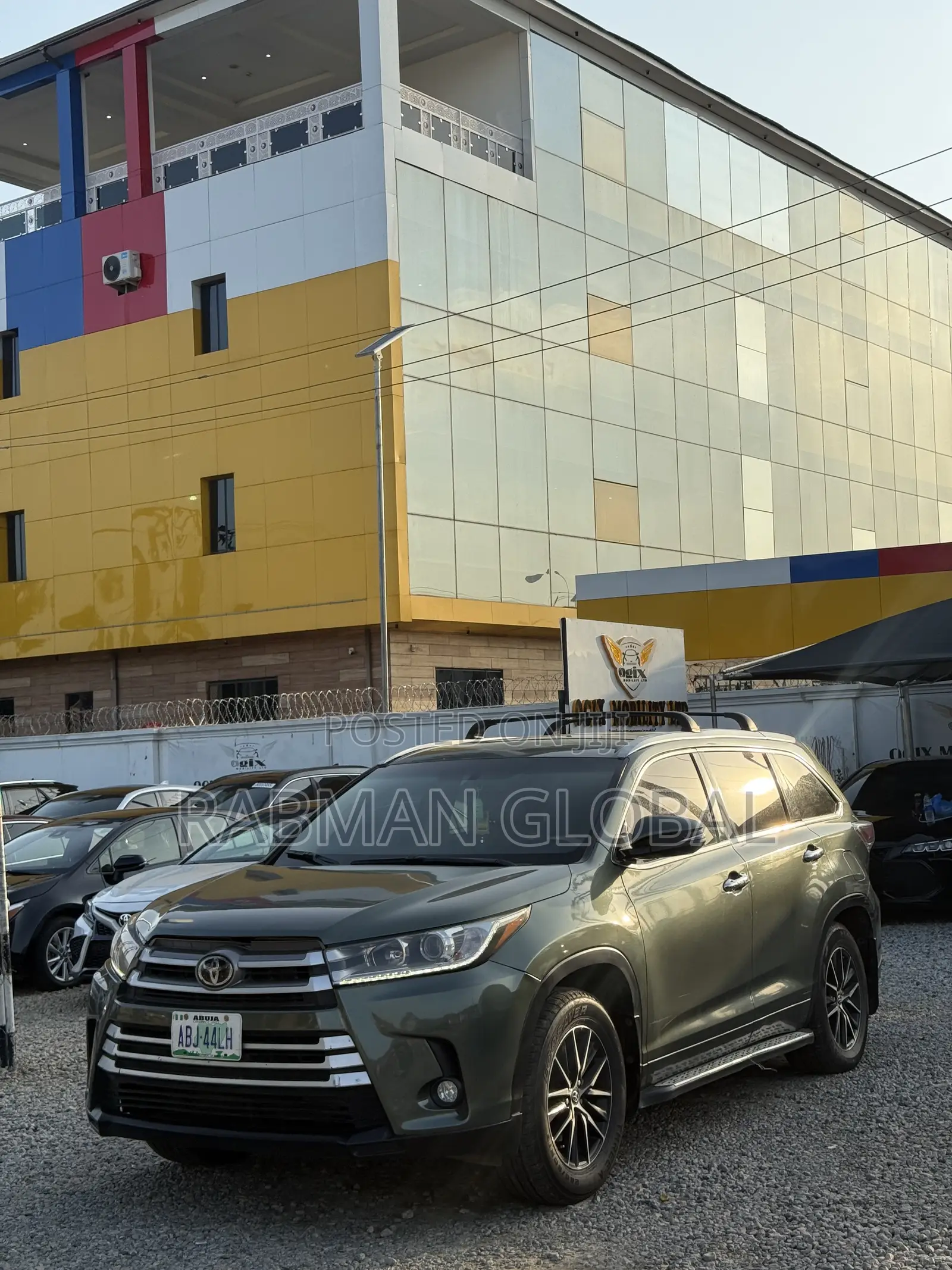 Toyota Highlander XLE V6 4x4 (3.5L 6cyl 6A) 2016 Gray