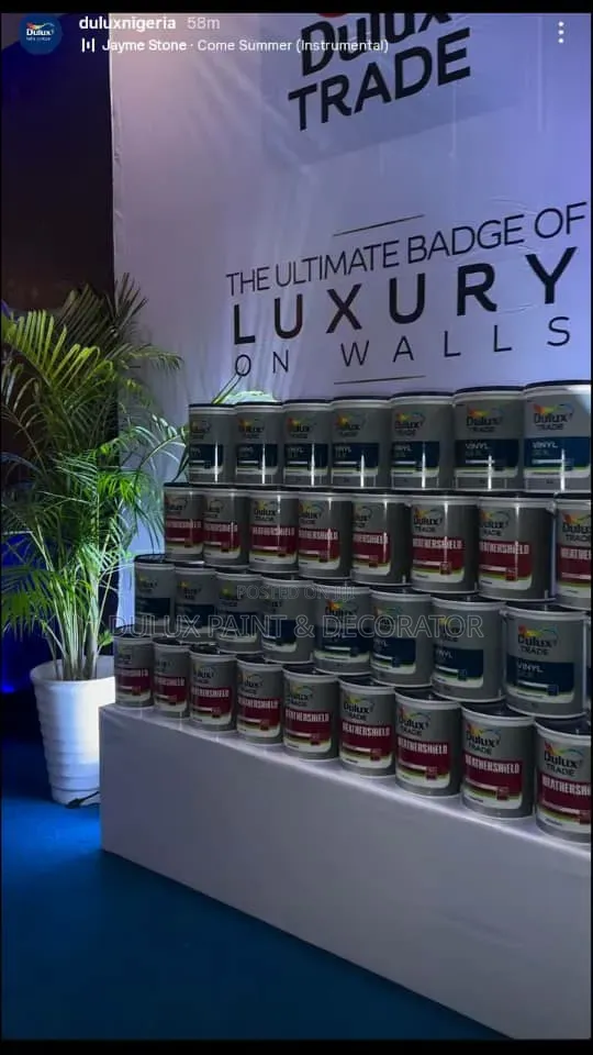 Dulux Trade Vinyl Silk and Dulux Trade Masonry Smooth