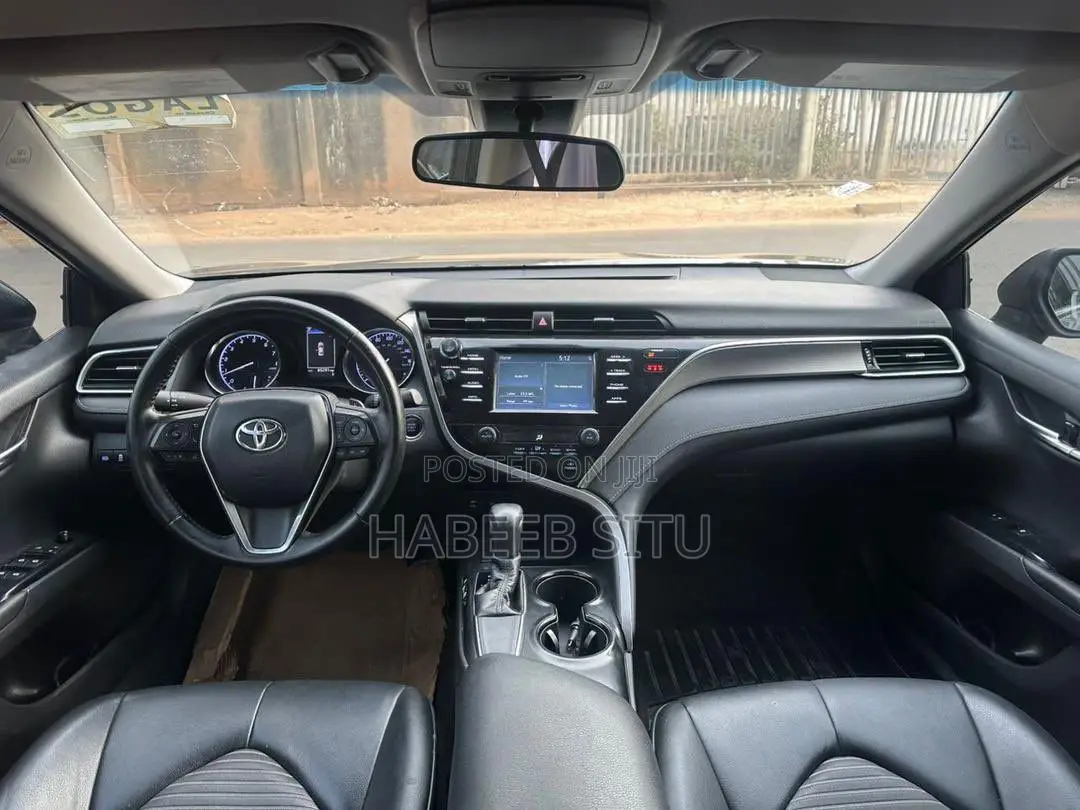 Toyota Camry SE (2.5L 4cyl 8A) 2019 Black