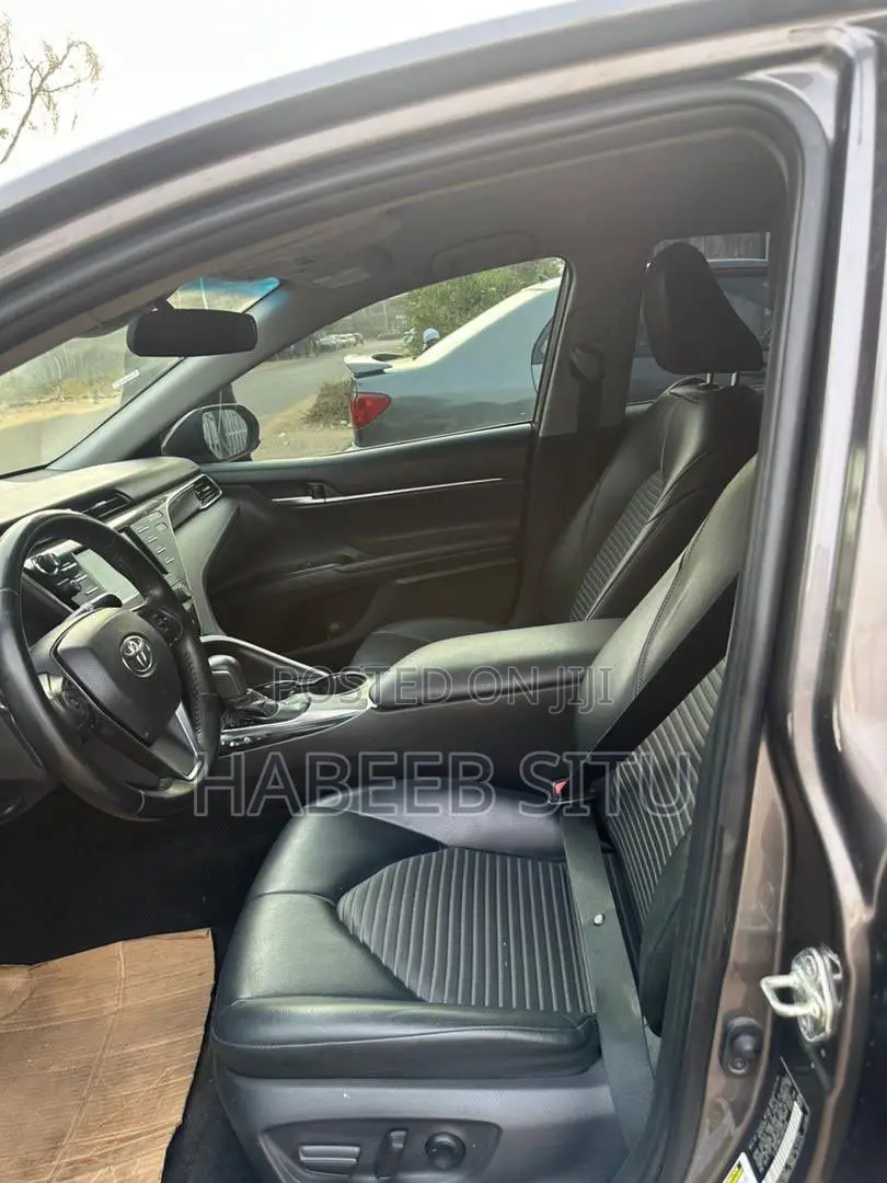 Toyota Camry SE (2.5L 4cyl 8A) 2019 Black
