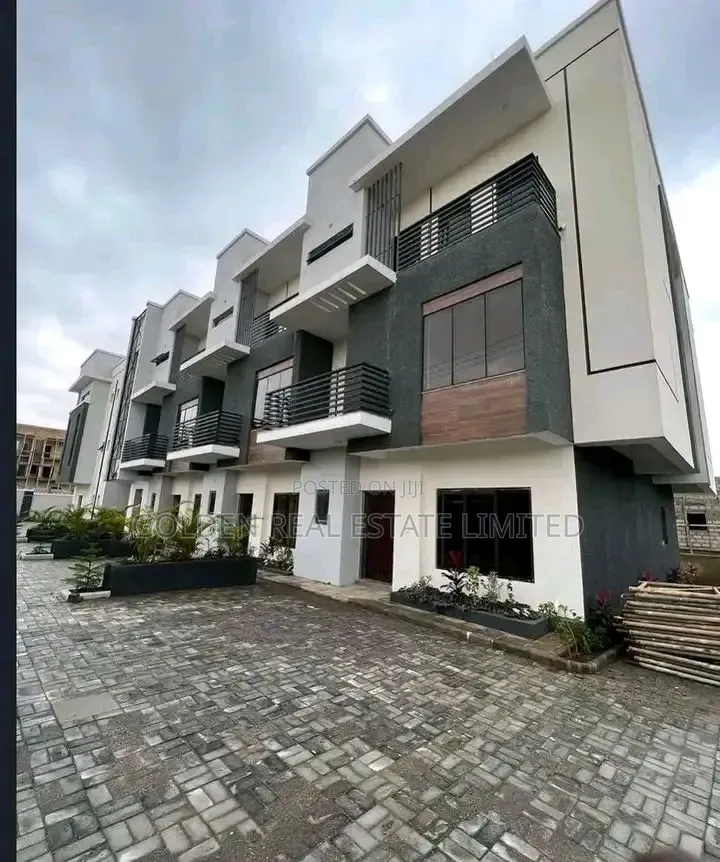 4bdrm Townhouse/Terrace in Life Camp for sale