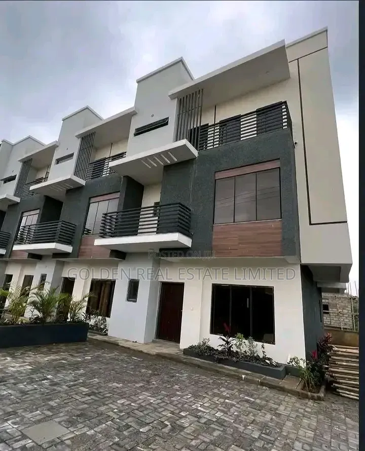4bdrm Townhouse/Terrace in Life Camp for sale