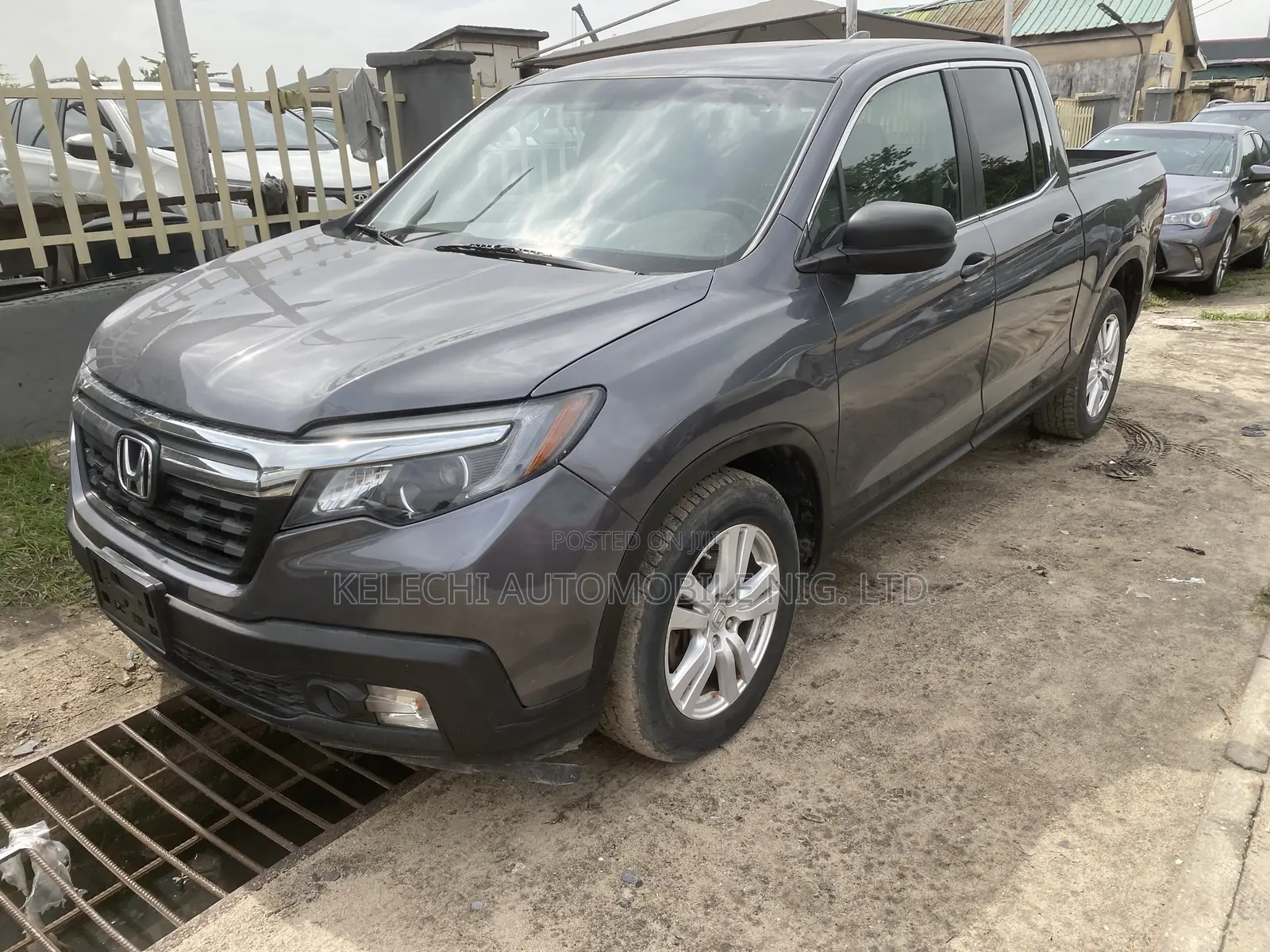 Honda Ridgeline Sport AWD Crew Cab 125.2 in. WB 2017 Gray