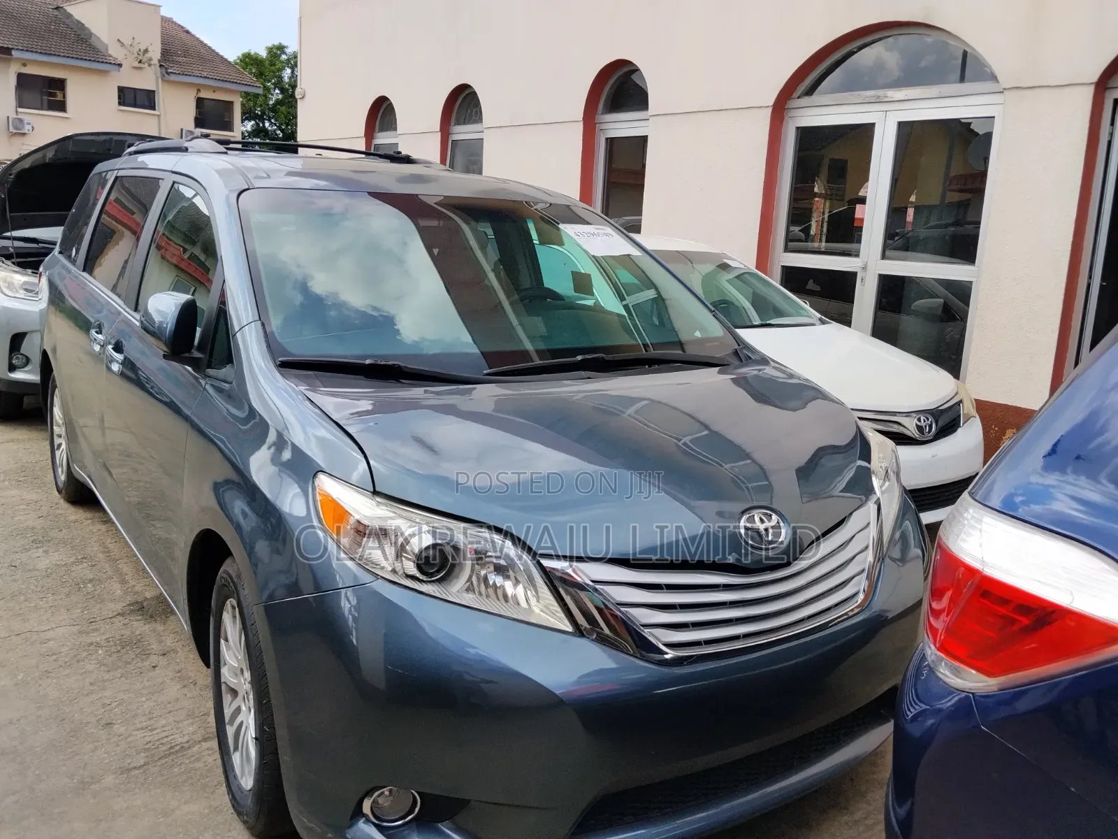 Toyota Sienna XLE 7-Passenger 4dr Minivan AWD (3.5L 6cyl 6A) 2015 Blue