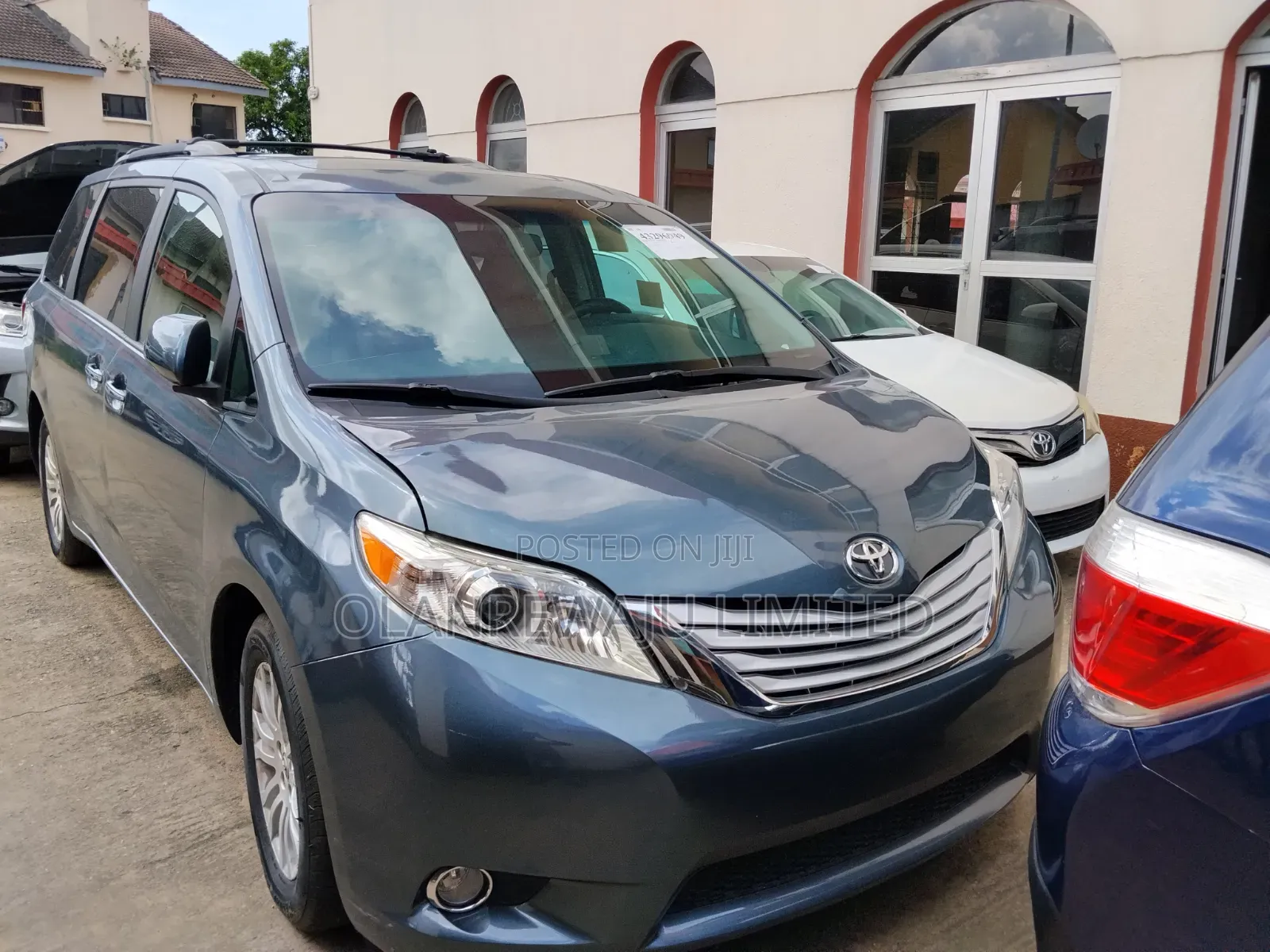 Toyota Sienna XLE 7-Passenger 4dr Minivan AWD (3.5L 6cyl 6A) 2015 Blue