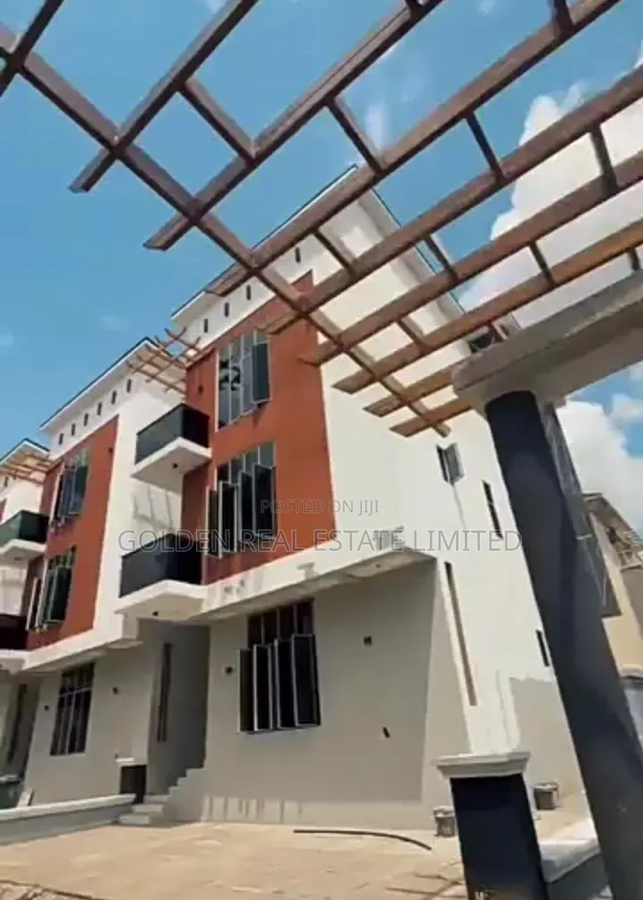4bdrm Duplex in Utako for sale