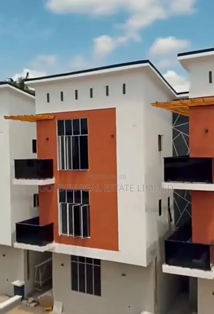 4bdrm Duplex in Utako for sale