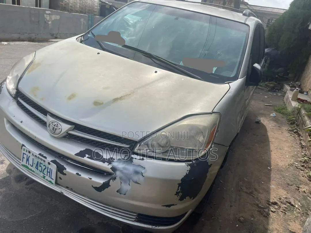Toyota Sienna LE AWD 2005 Silver