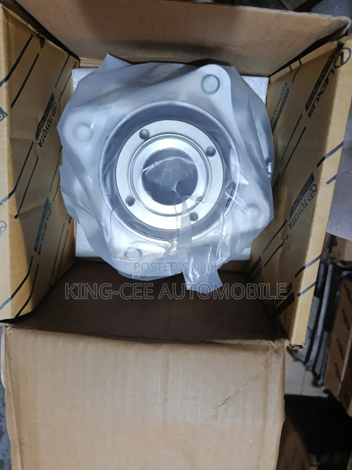 Front Hub Toyota Tacoma 2012-2024 2x4