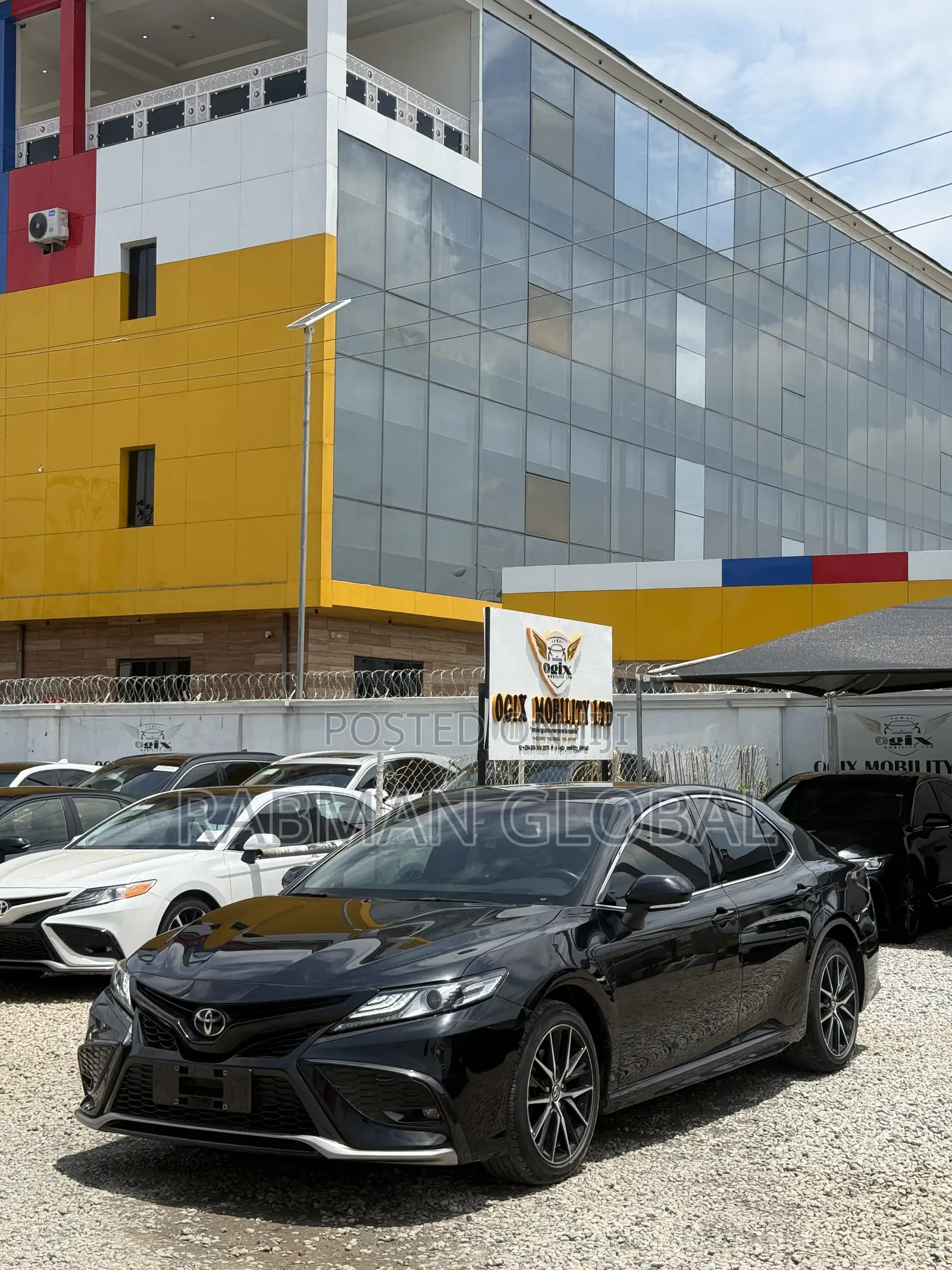 Toyota Camry SE 2022 Black