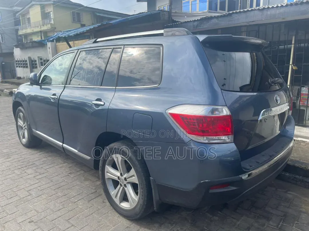 Toyota Highlander Limited 2012 Blue