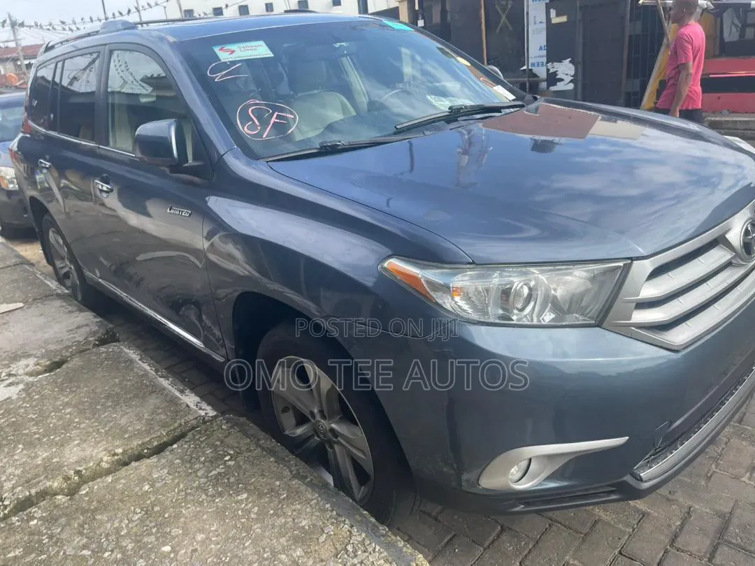 Toyota Highlander Limited 2012 Blue