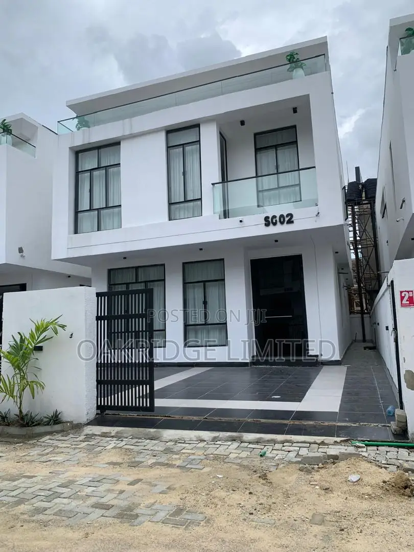 5bdrm Duplex in Chevron for sale
