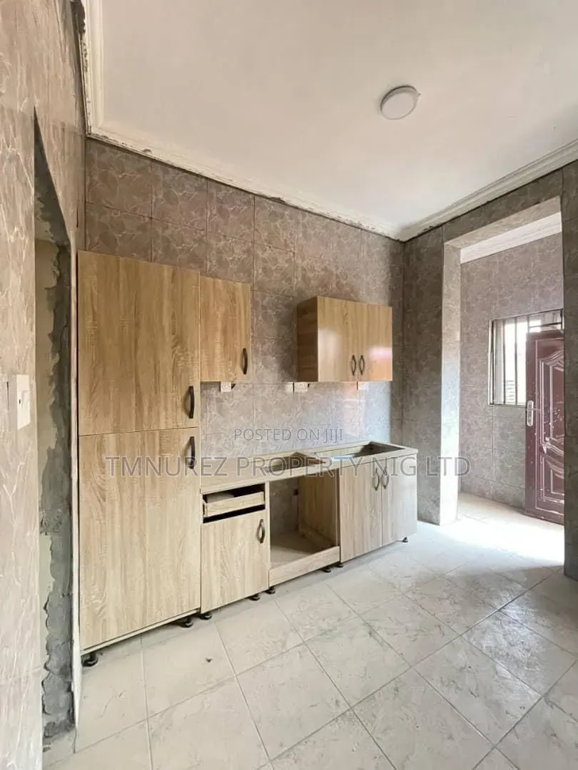 4bdrm Duplex in Adekunle for sale
