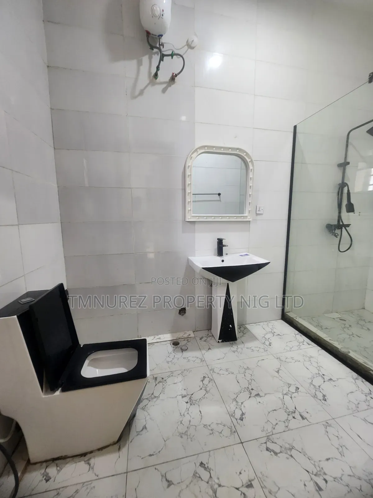 4bdrm Duplex in Adekunle for sale
