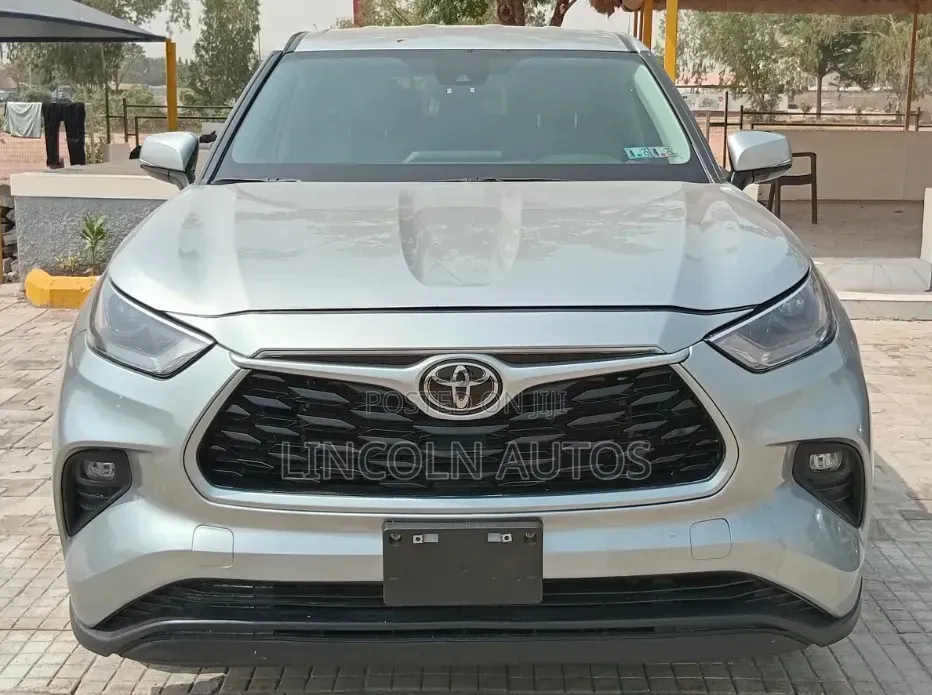 Toyota Highlander LE AWD 2023 Silver