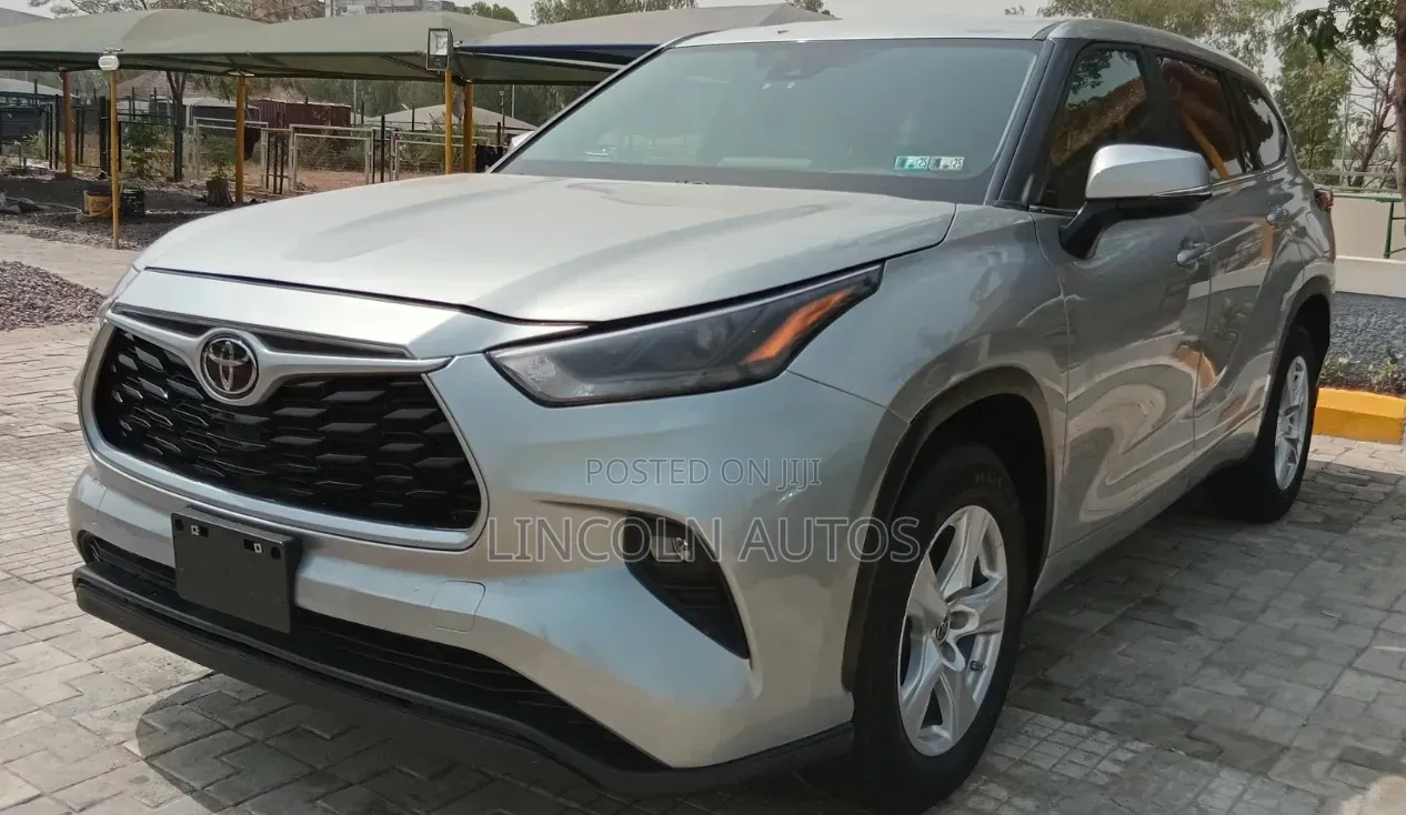 Toyota Highlander LE AWD 2023 Silver