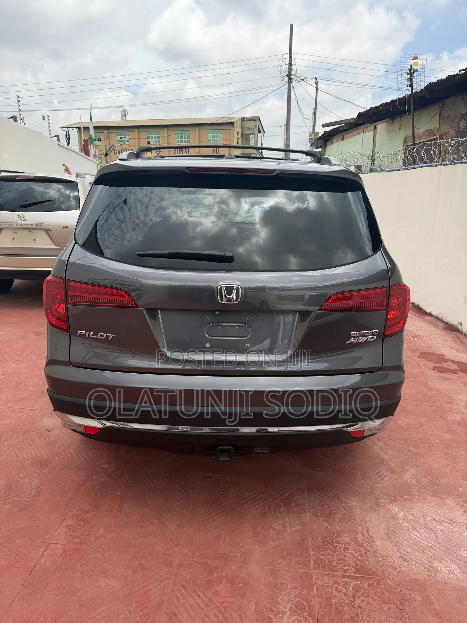 Honda Pilot Touring 4dr SUV (3.5L 6cyl 9A) 2016 Gray
