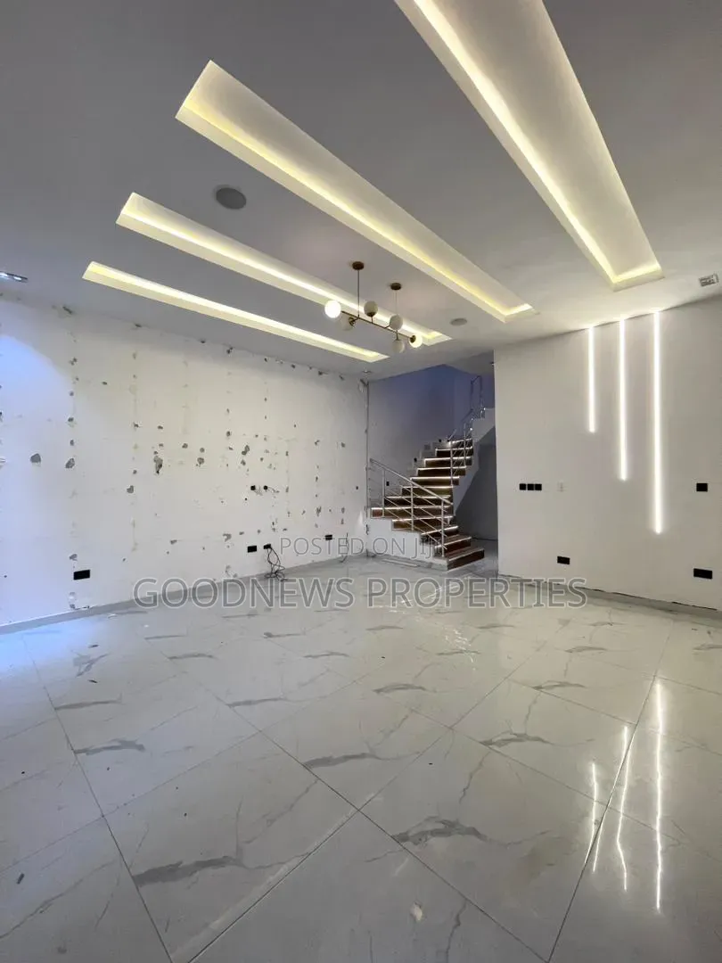4bdrm Duplex in Idado for rent