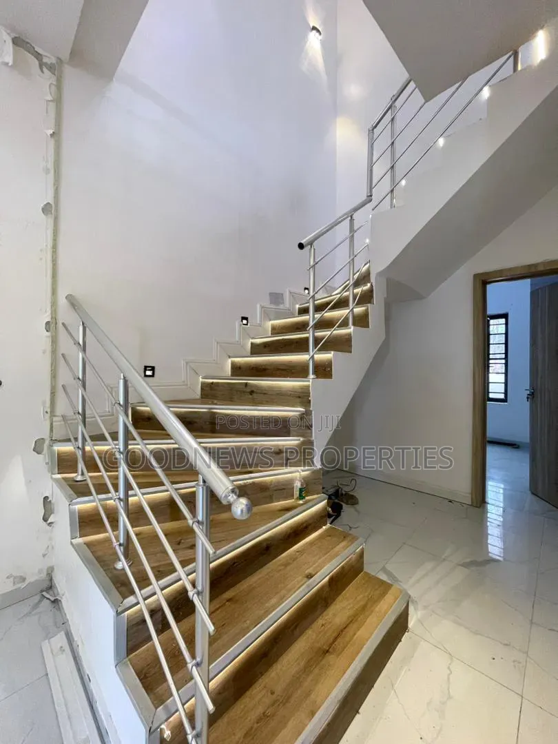 4bdrm Duplex in Idado for rent