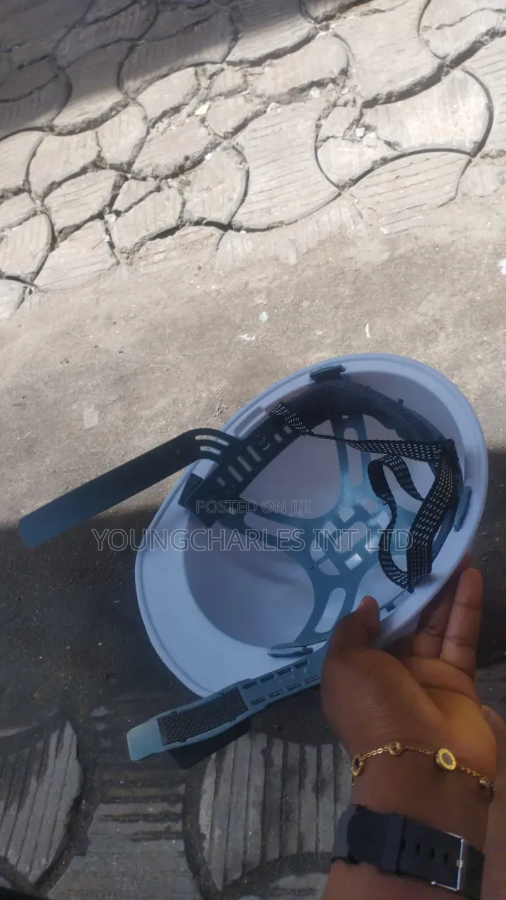 Low Quality V-guard Helmet