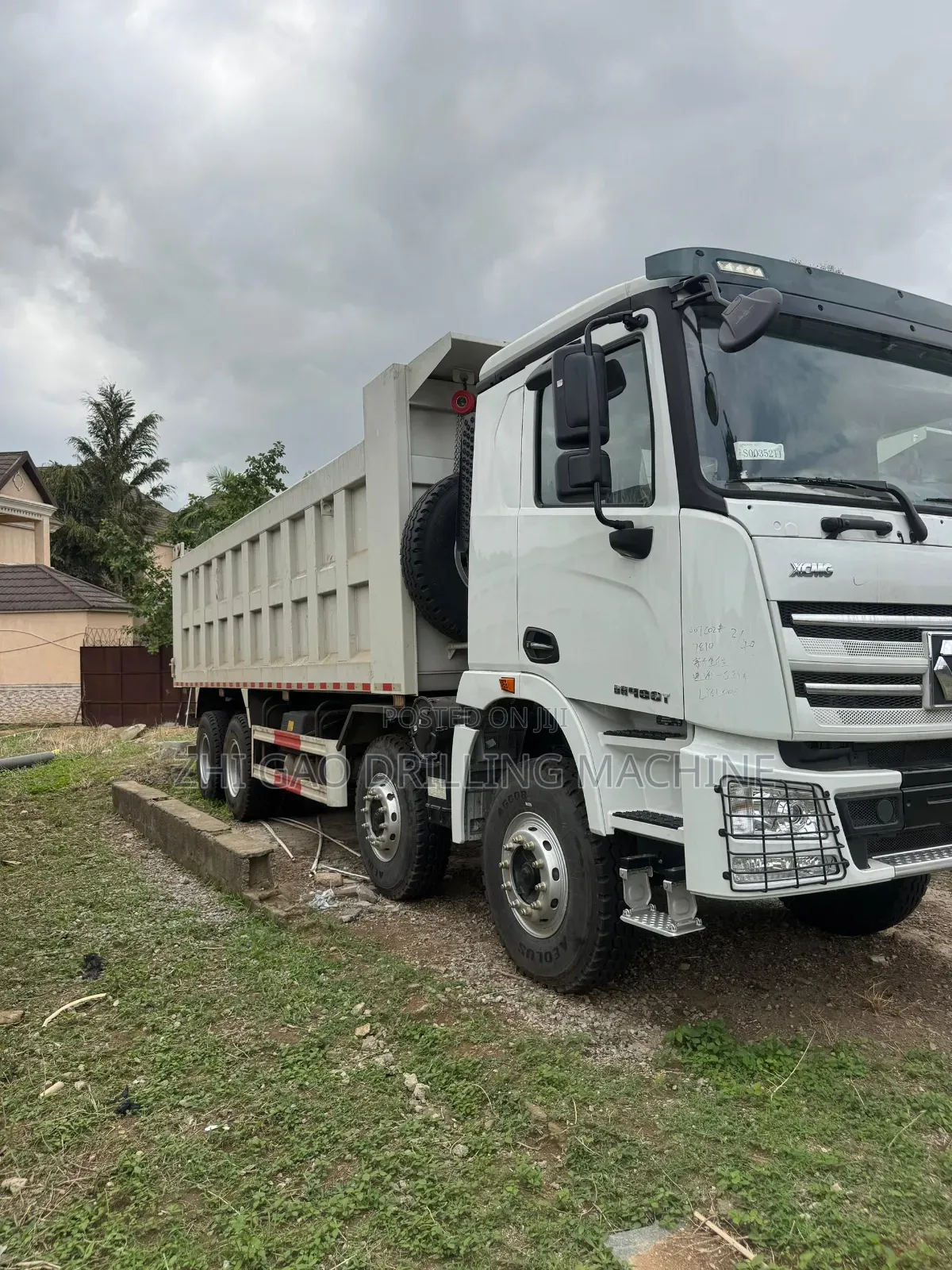 12 Tyres Tipper
