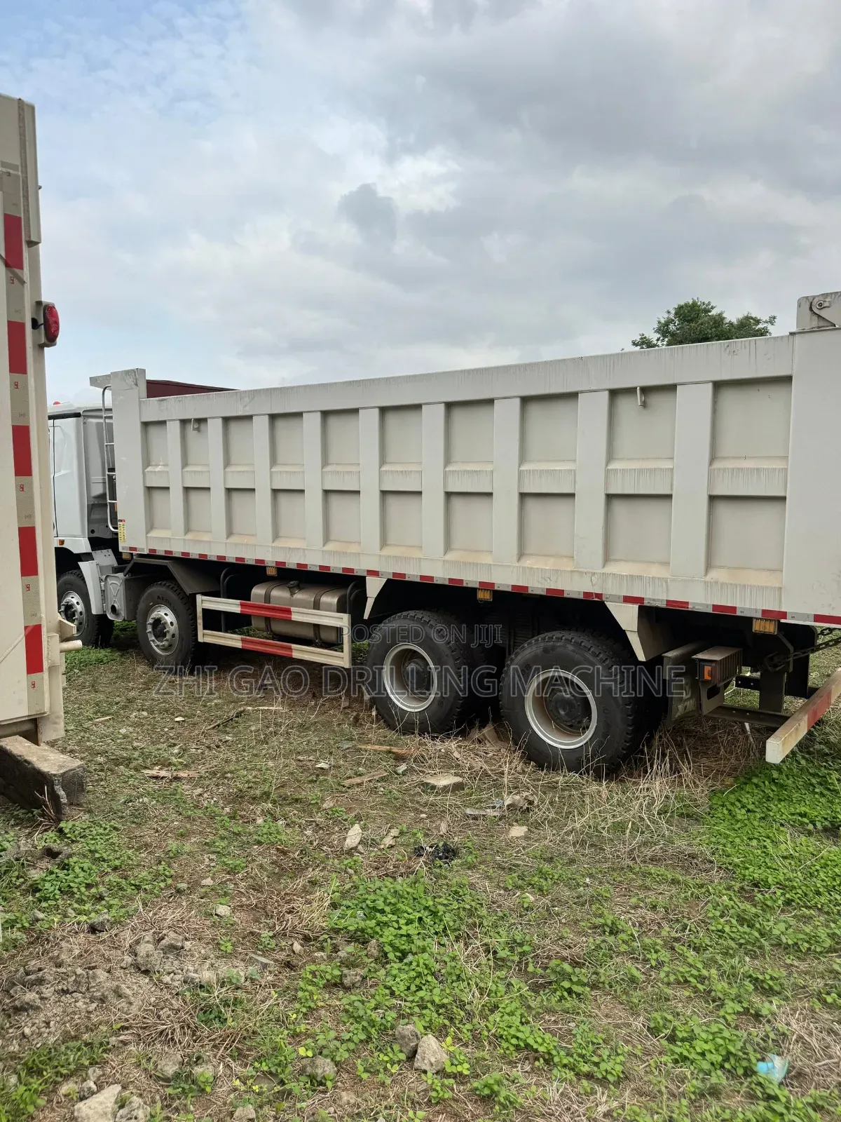 12 Tyres Tipper