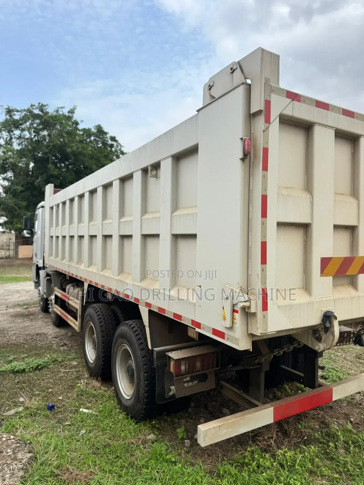 12 Tyres Tipper