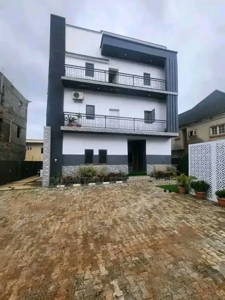 6bdrm Duplex in Dawaki for sale