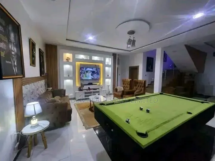 6bdrm Duplex in Dawaki for sale