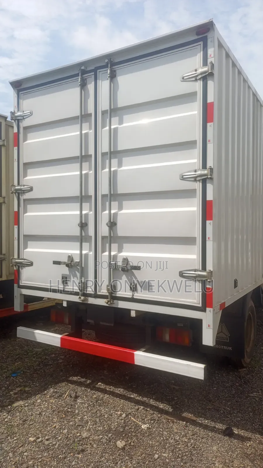 5 Tons Covered Body Howo