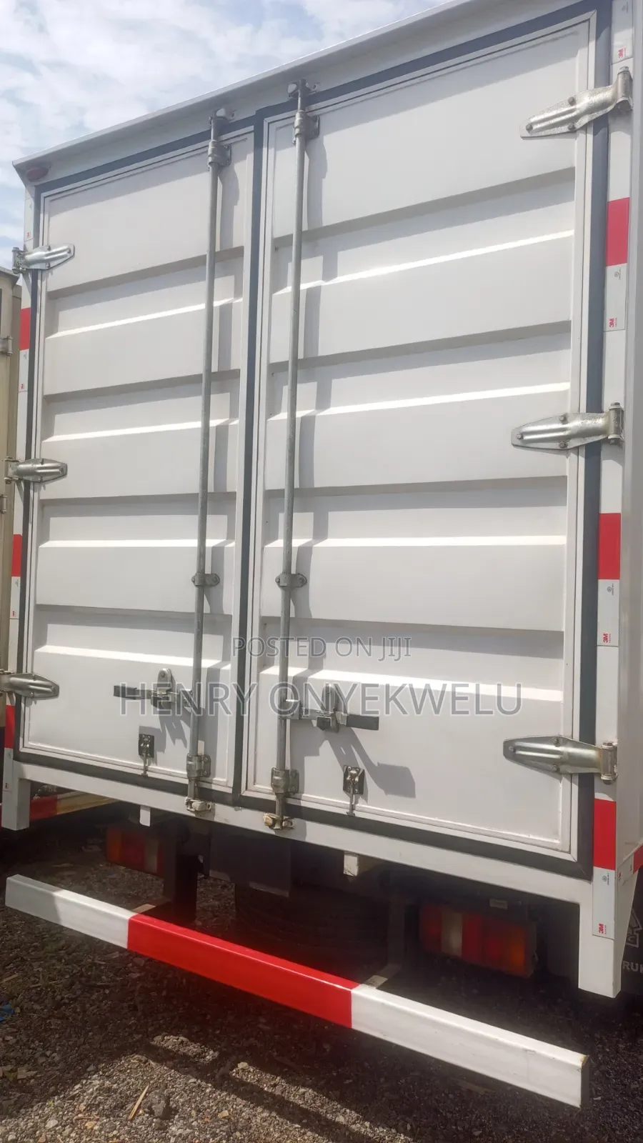 5 Tons Covered Body Howo