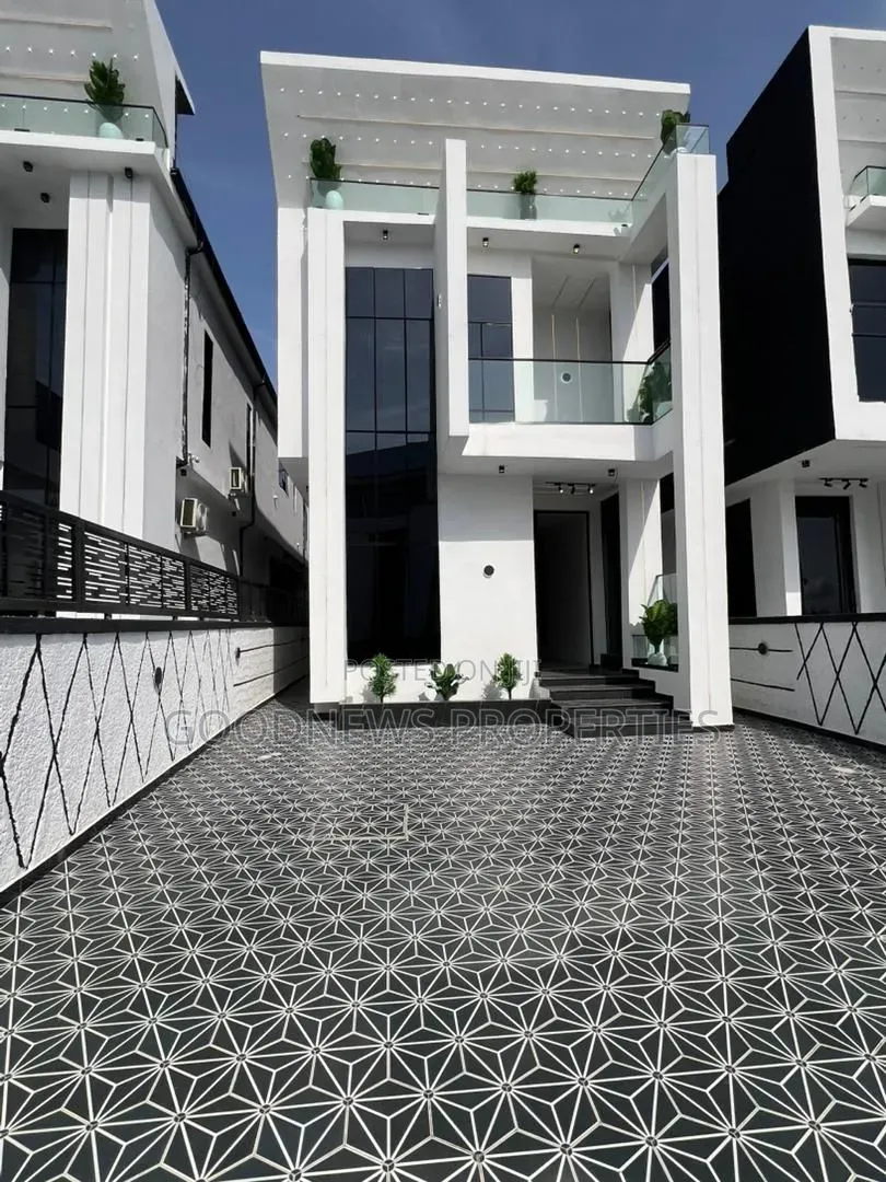 5bdrm Duplex in 📍Chevron for sale
