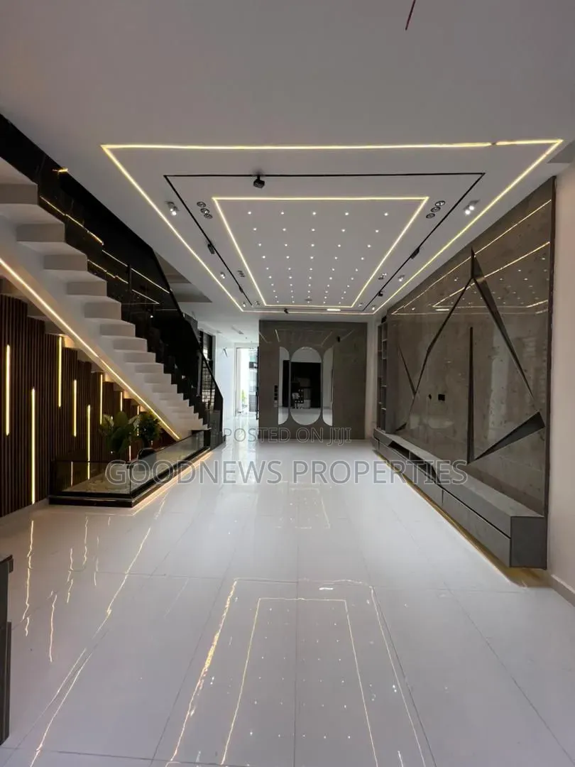 5bdrm Duplex in 📍Chevron for sale