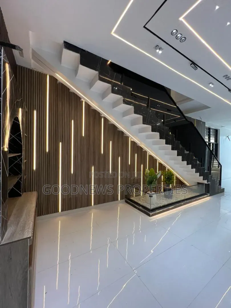 5bdrm Duplex in 📍Chevron for sale