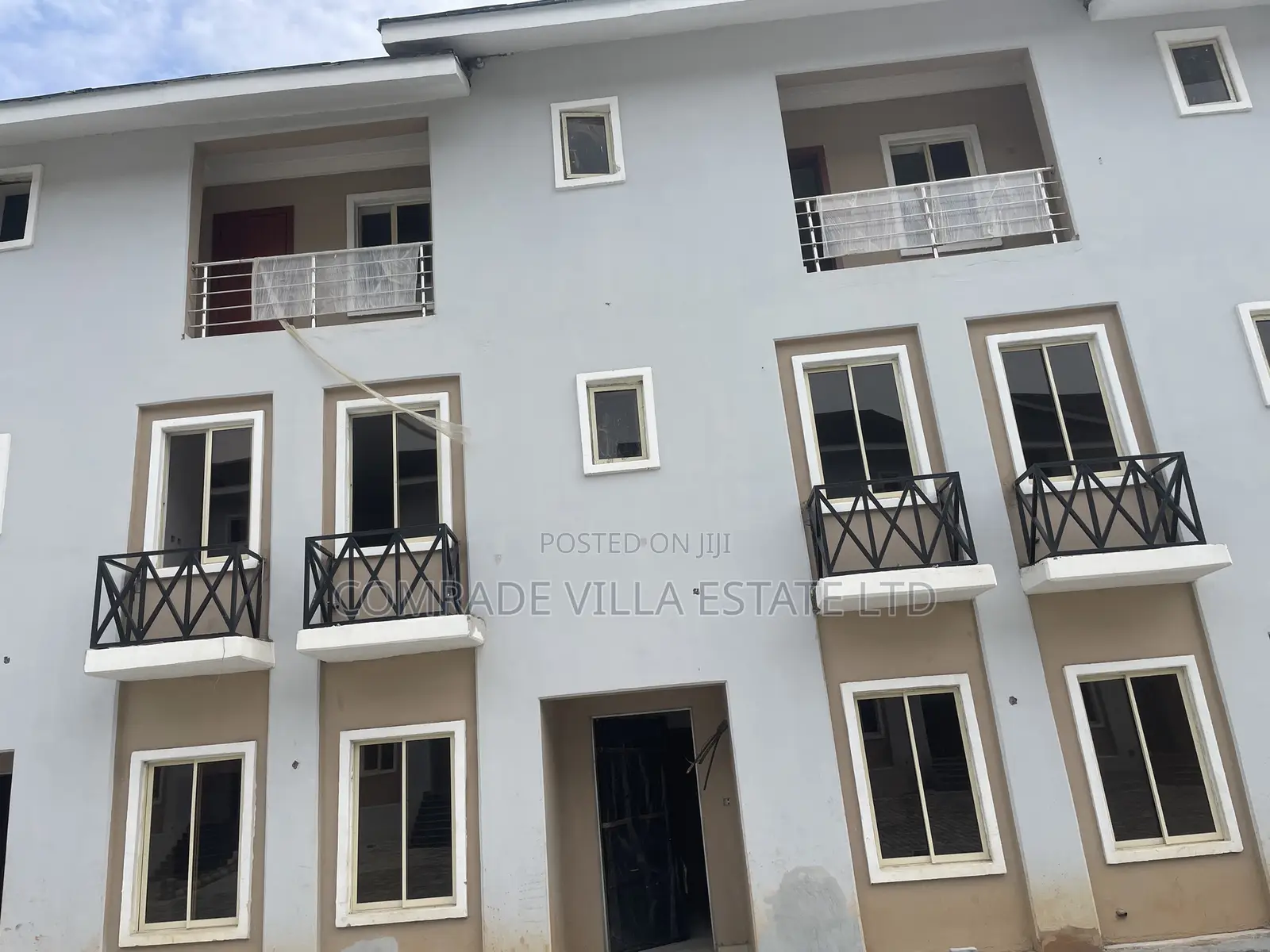 4bdrm Duplex in Durumi for sale