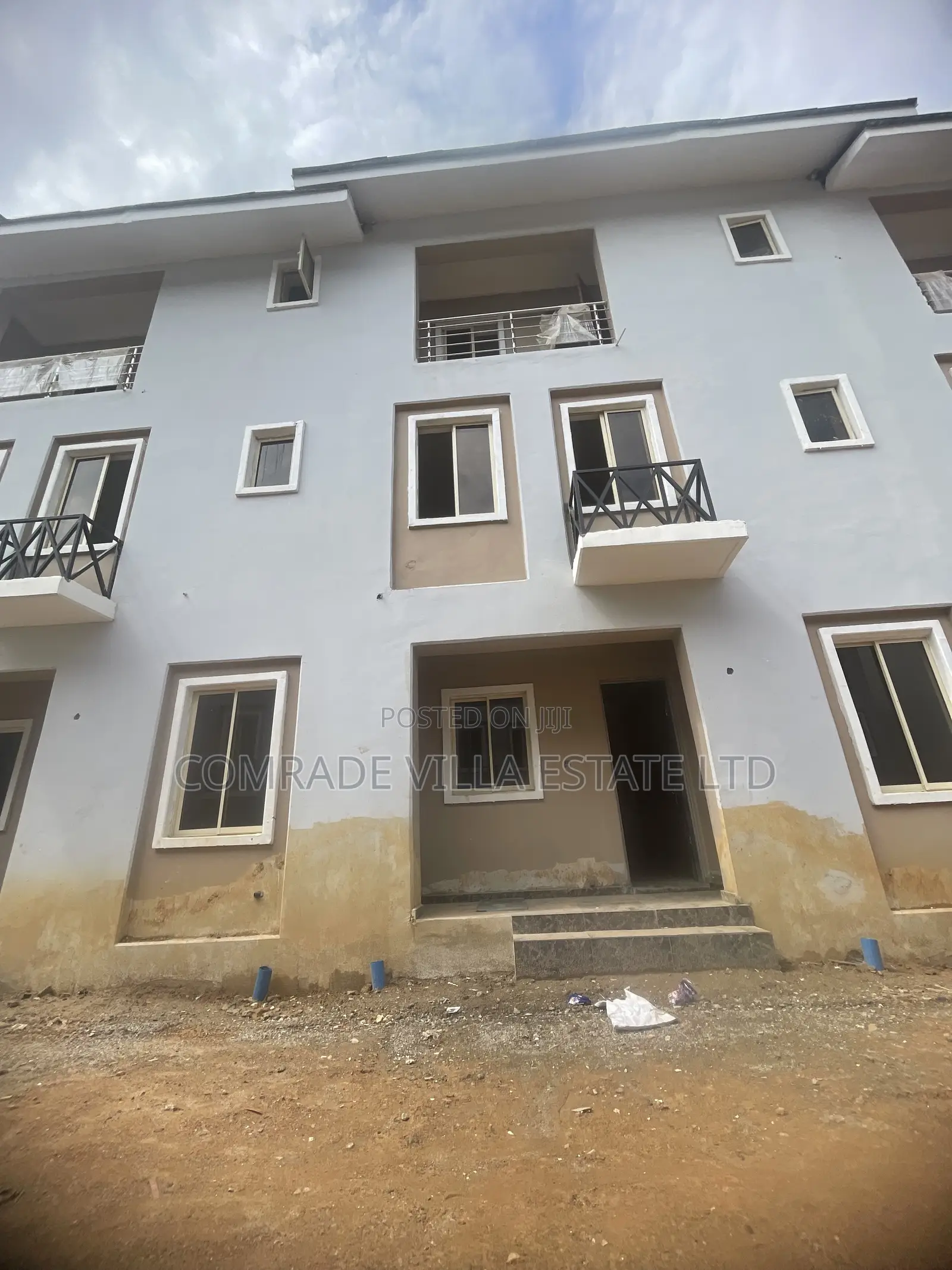 4bdrm Duplex in Durumi for sale
