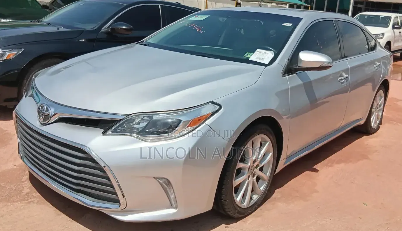 Toyota Avalon Limited 4dr Sedan (3.5L 6cyl 6A) 2014 Silver