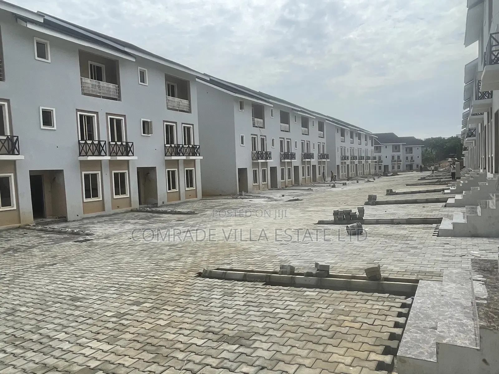 4bdrm Duplex in Durumi for sale